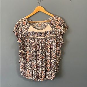 American Eagle Floral Short-Sleeved Blouse